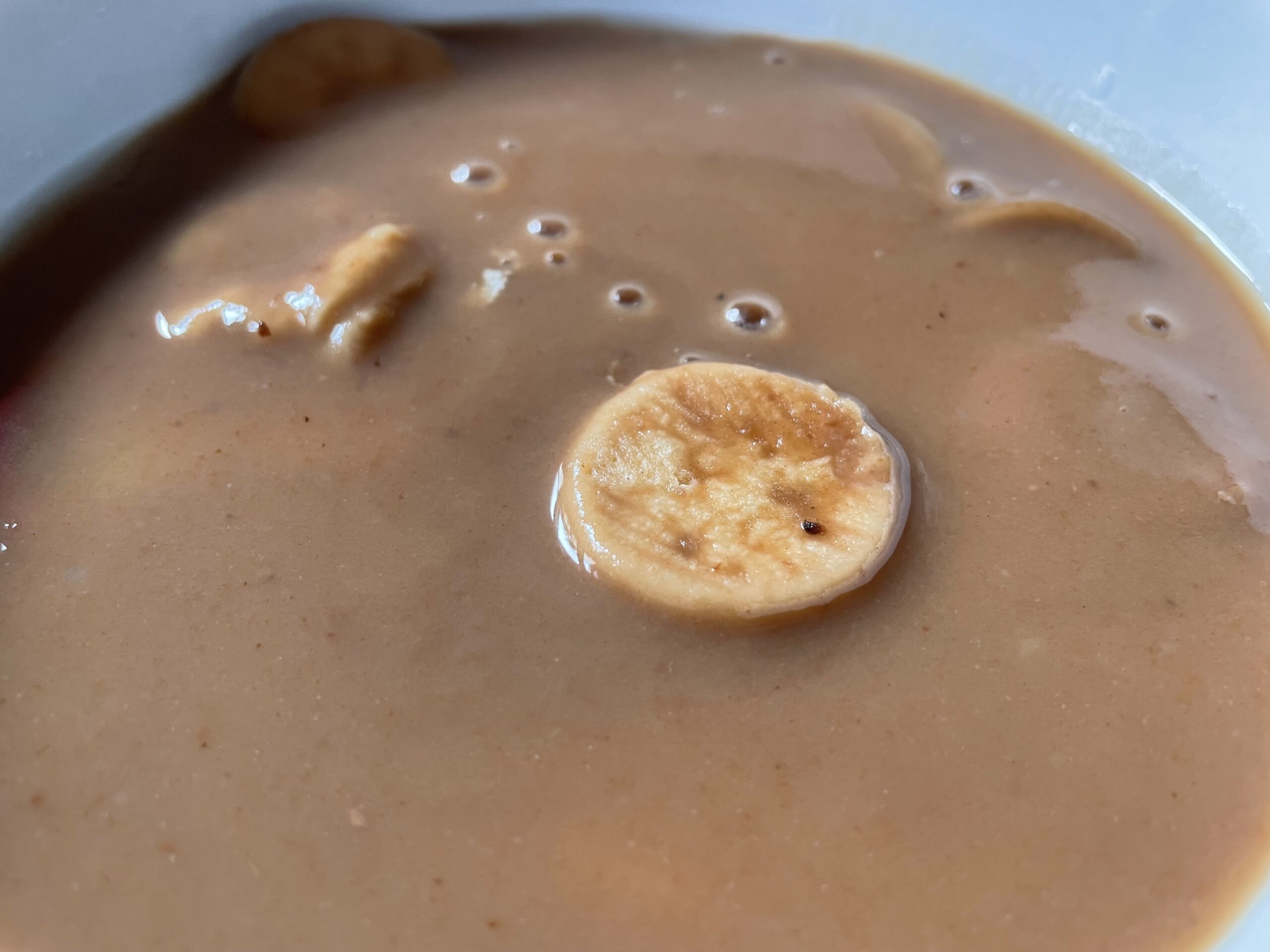 Suaves y cremosa habichuelas con dulce con galletas